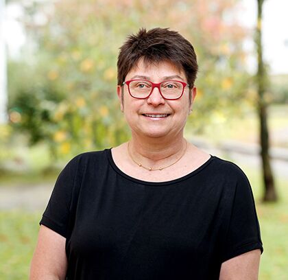 Elke Wiese, Buchhaltung im Büro bei Ivancic Bestattungen